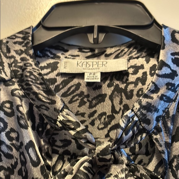 Kasper Black and Gray Leopard Print Blouse - Picture 2 of 3